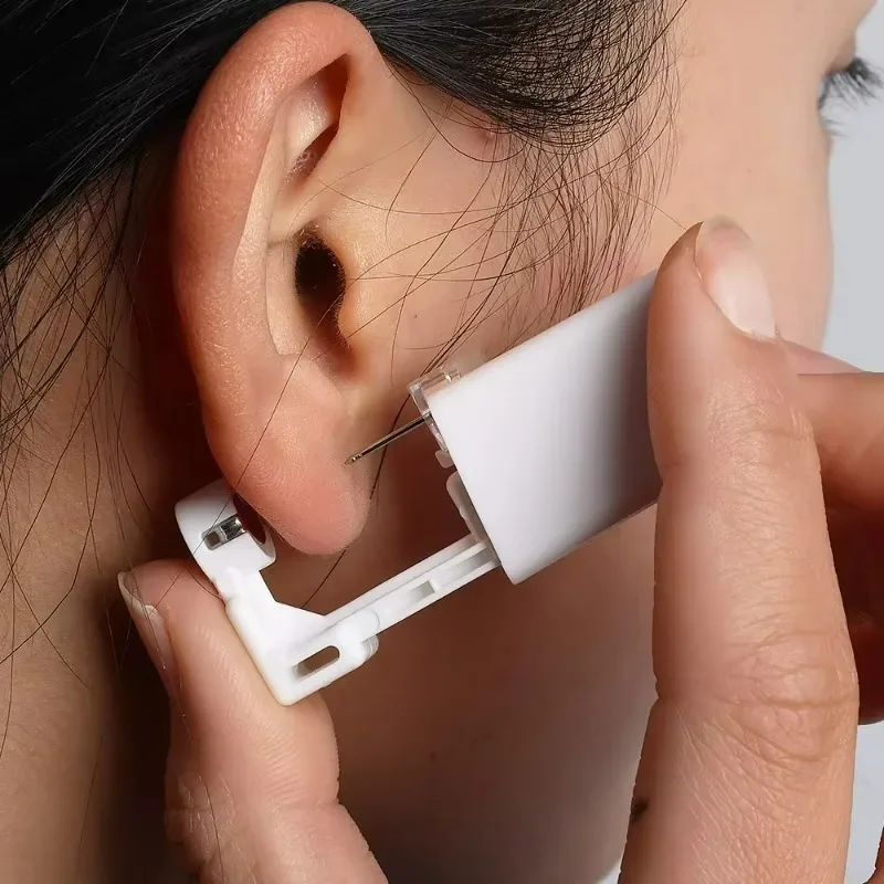 Safety Ear Piercing Gun Kit Women Men Disposable White Plastic Sterile Ear Piercing Device Fashion Simple Jewelry Piercing Tools thumbnail 2