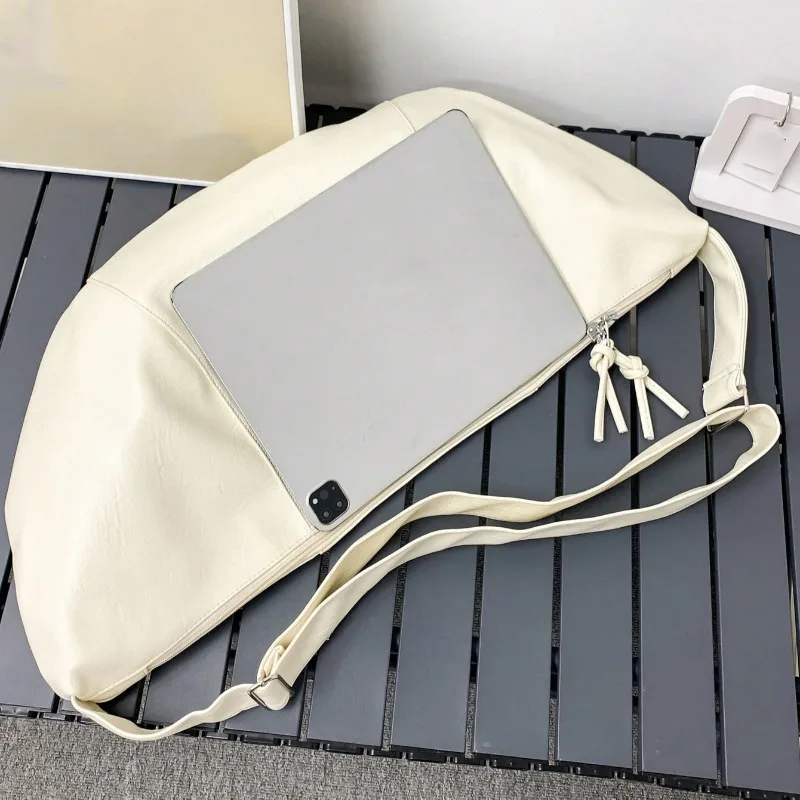 Stylish Dumpling Shaped PU Crossbody Bag for Men, Suitable for Casual Outings and Large Capacity Needs thumbnail 4