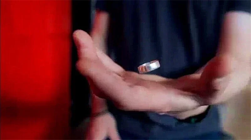 Floating Ring Magic Tricks Play Ball Pen Floating Effect Of Invisible Suit Powerful Magic Props Close Up Stage Props Gimmick thumbnail 3