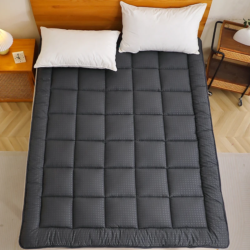 152x203cm 160x200cm 180x200cm Quilted Mattress Pad with Lacing thumbnail 3