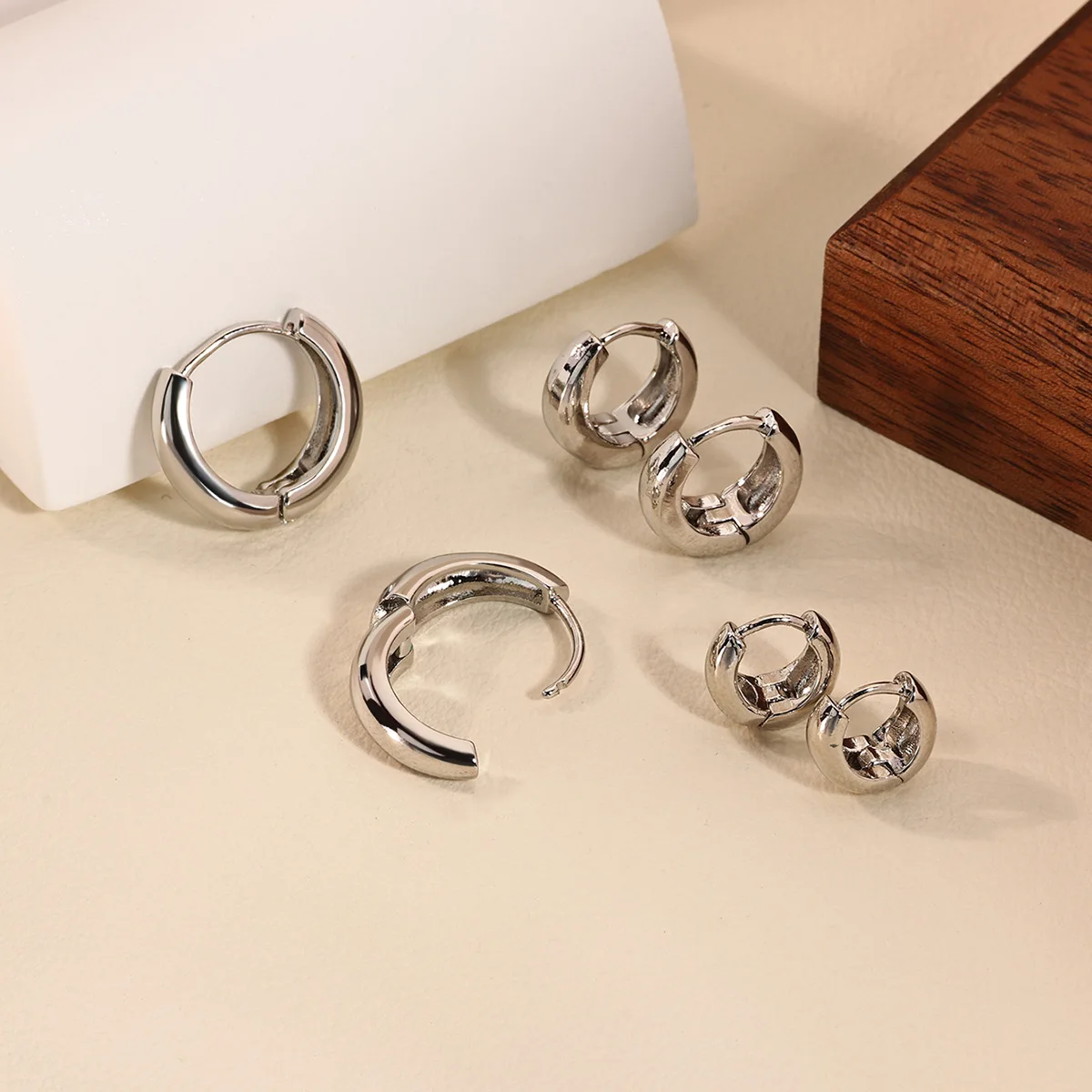 Classic Hoop Earrings for Women Girls Gold Color Chunky Stainless Steel Earrings 2026 Trend New in Minimalist Ear Jewelry aretes thumbnail 6