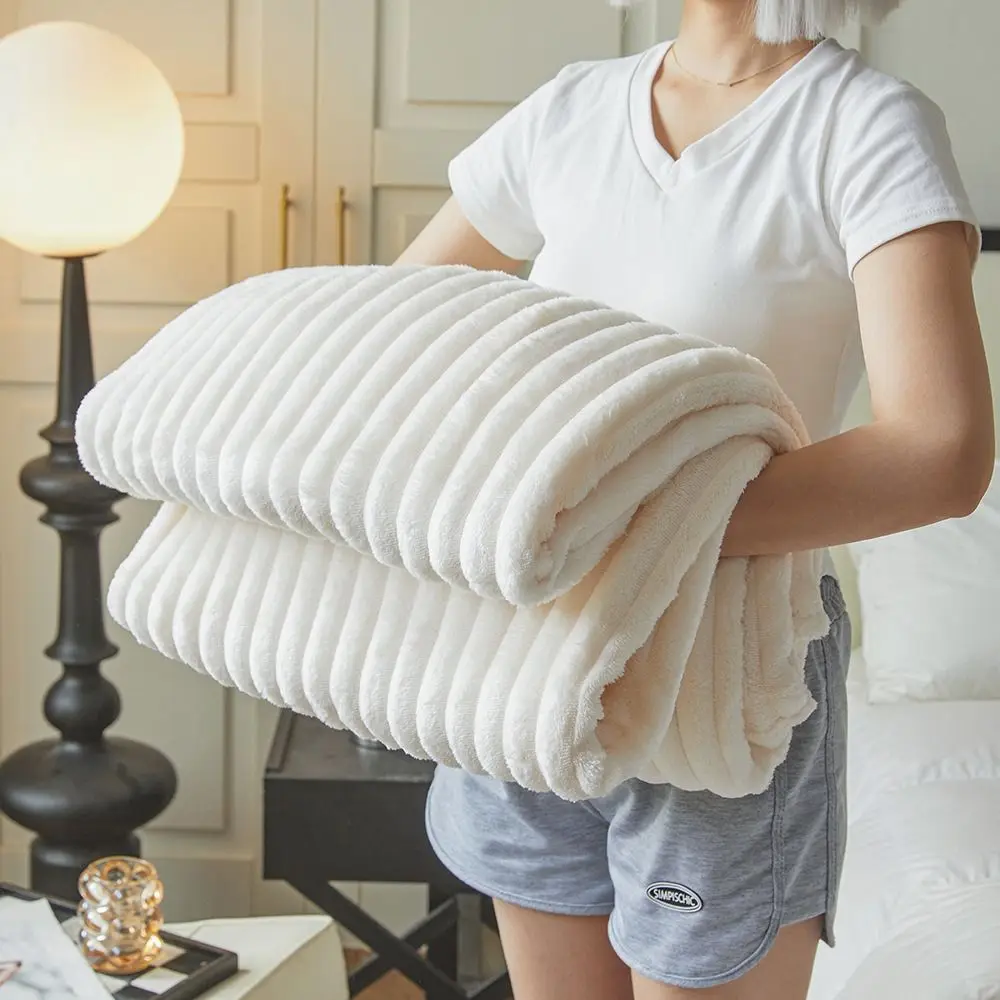 Ultra Soft Fleece Bed Throw Blankets for Lunch Rest Double Sided Warm Blanket Skin-Friendly Warm Conditioning Quilt Breathable thumbnail 2