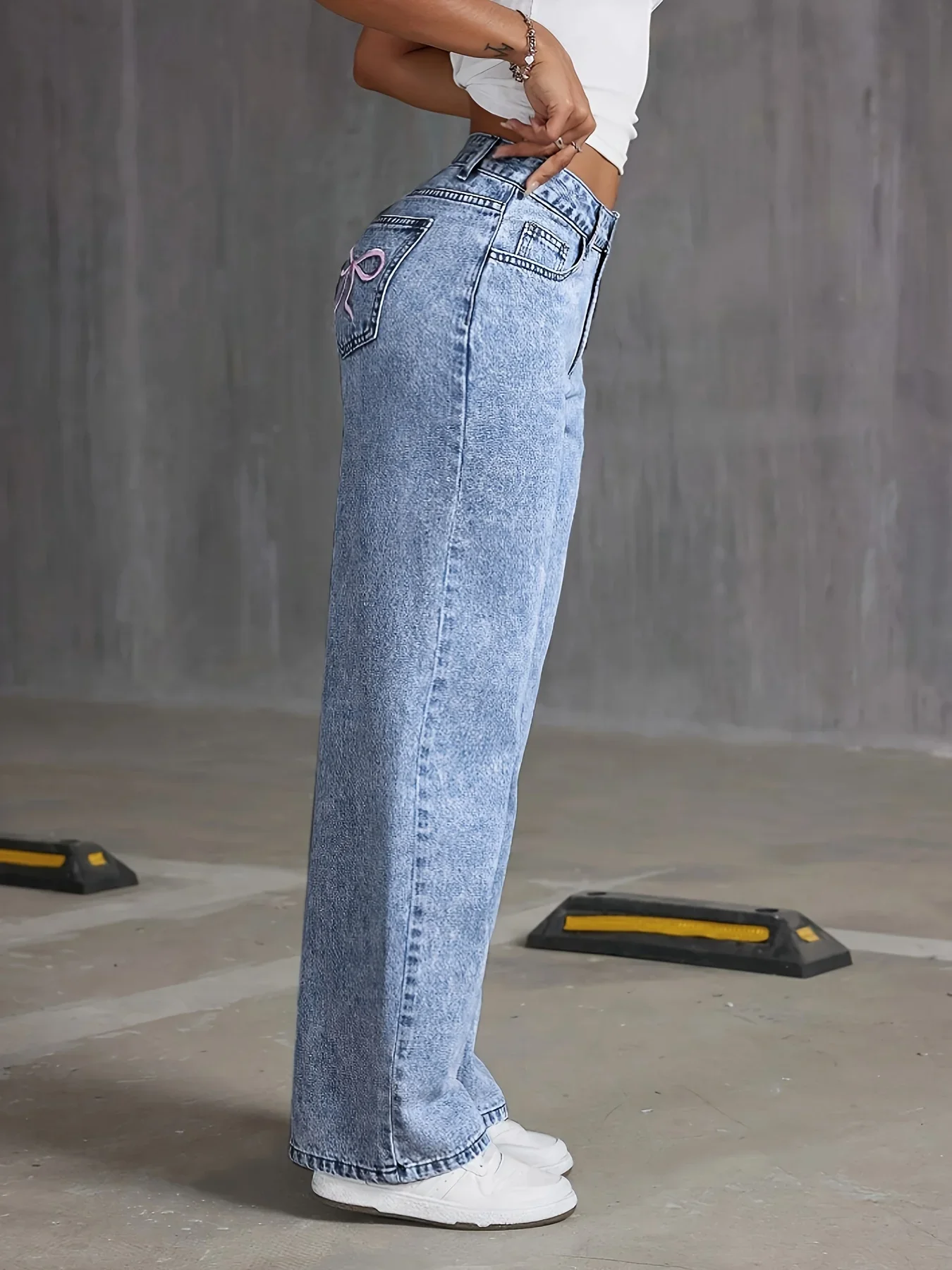 Women's Back Pocket Bow Embroidered Fashionable Wide Leg Pants Versatile Washed Denim Trousers thumbnail 4