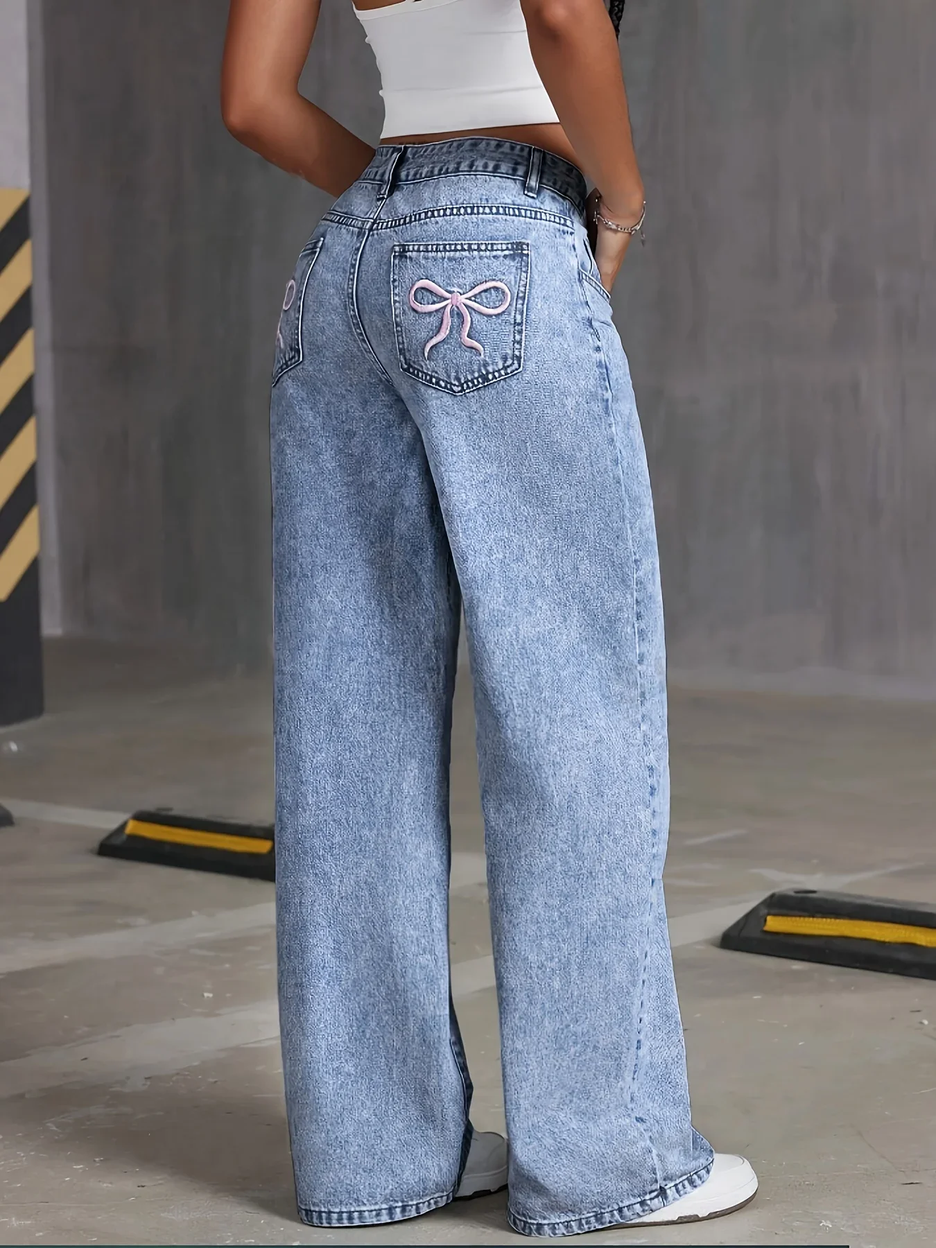 Women's Back Pocket Bow Embroidered Fashionable Wide Leg Pants Versatile Washed Denim Trousers thumbnail 2