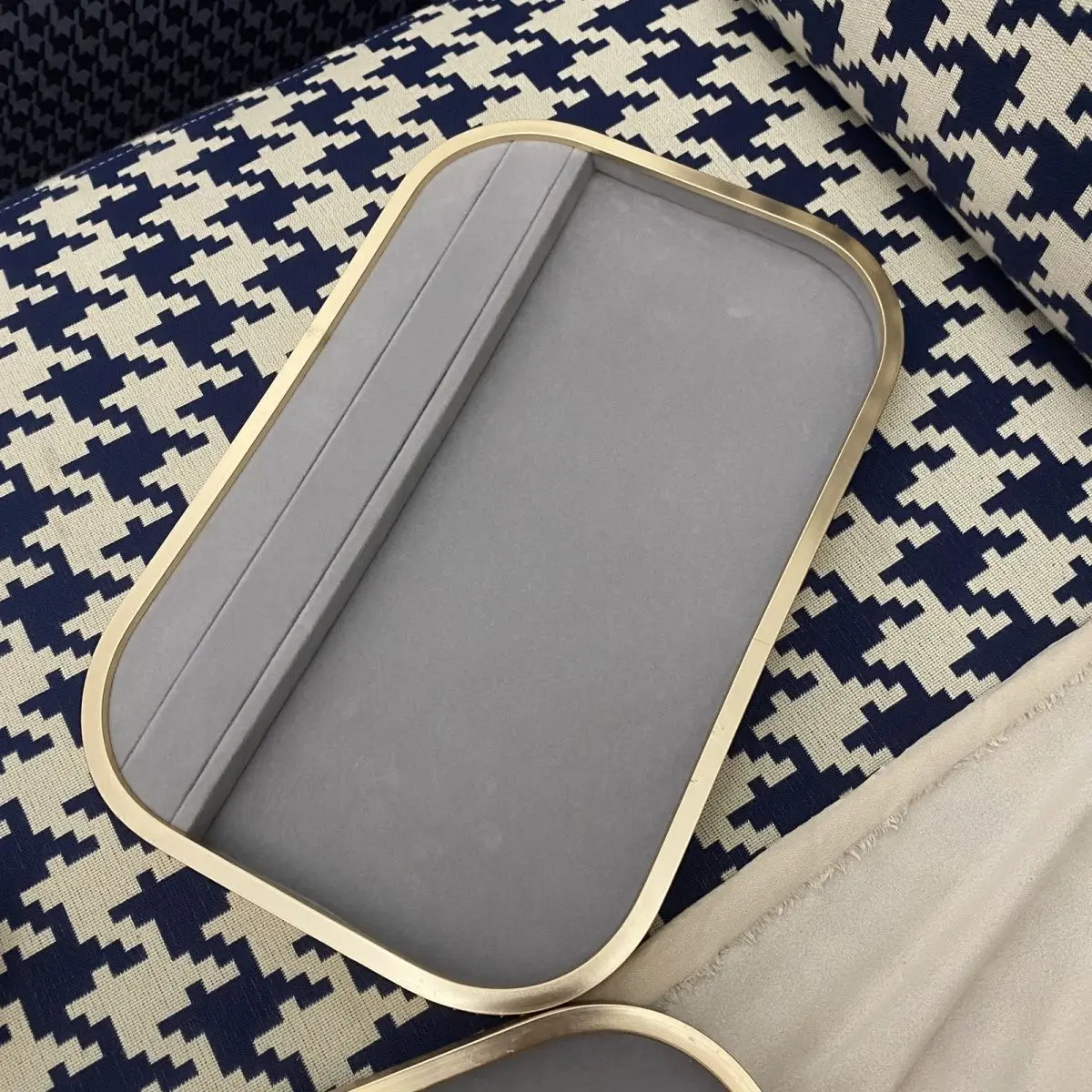 Luxury Metal Jewelry Display Tray Necklace Ring Display Tray High Quality Velvet Microfibre Jewellery Storage Tray Jewelry Props thumbnail 2