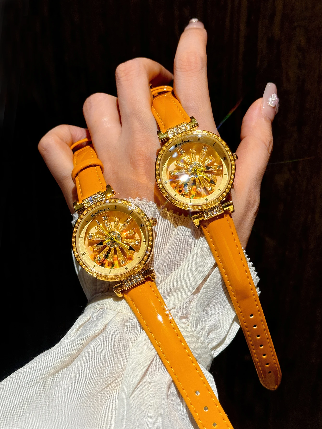 1 Piece of Bright Eye-Catching Fashionable Luxury Women's Watch Inlaid with Rhinestones, Equipped with Charming Sunflower Flower Rotating Dial, Stainless Steel Case, Durable Leather Strap, Unique Personalized Design Watch, Perfect for Women's Date Gift and Daily Wear thumbnail 6
