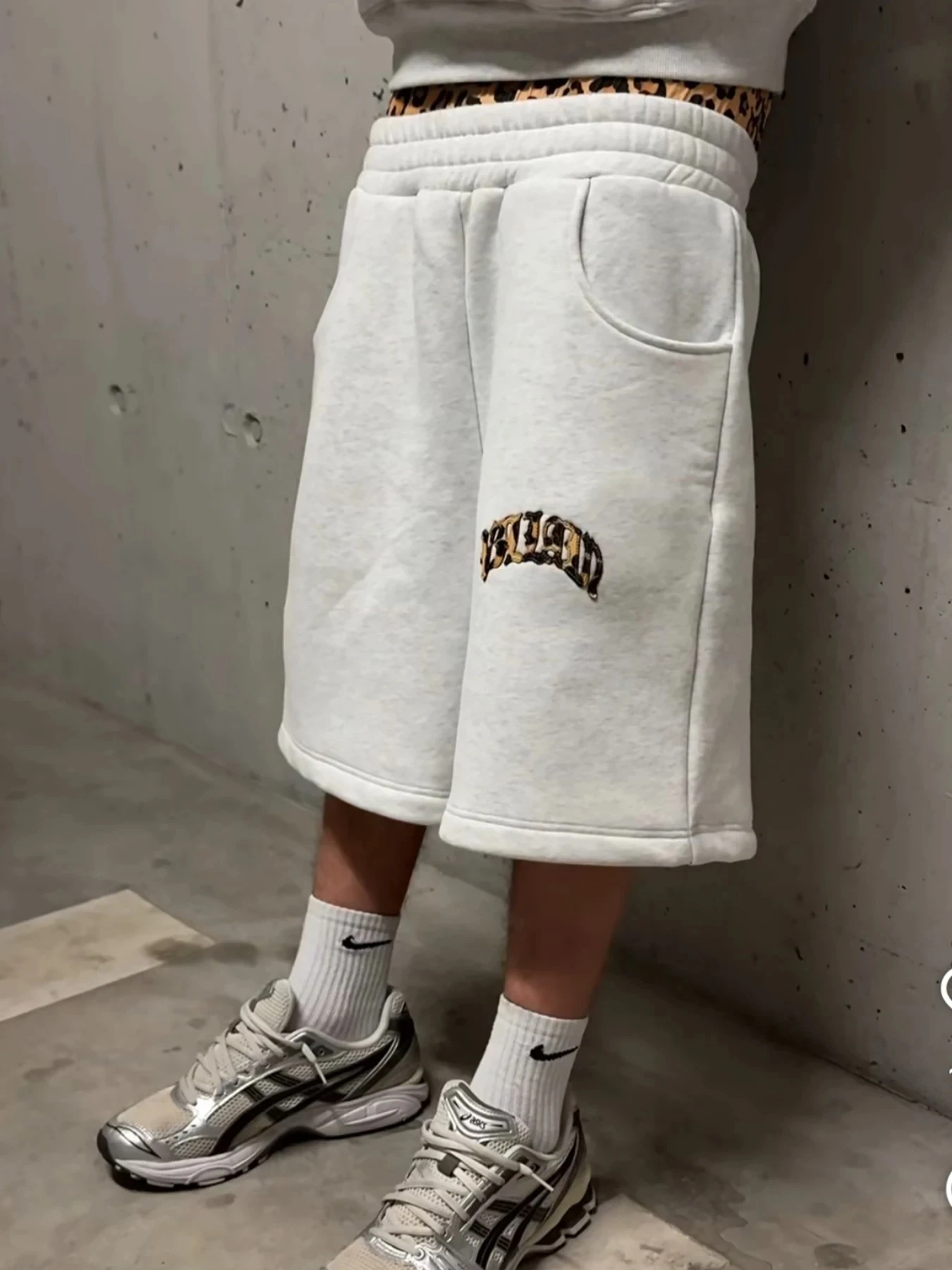 2025 new trendy high-quality cross-border leopard print casual sports men's and women's hooded sweatshirt pants thumbnail 2