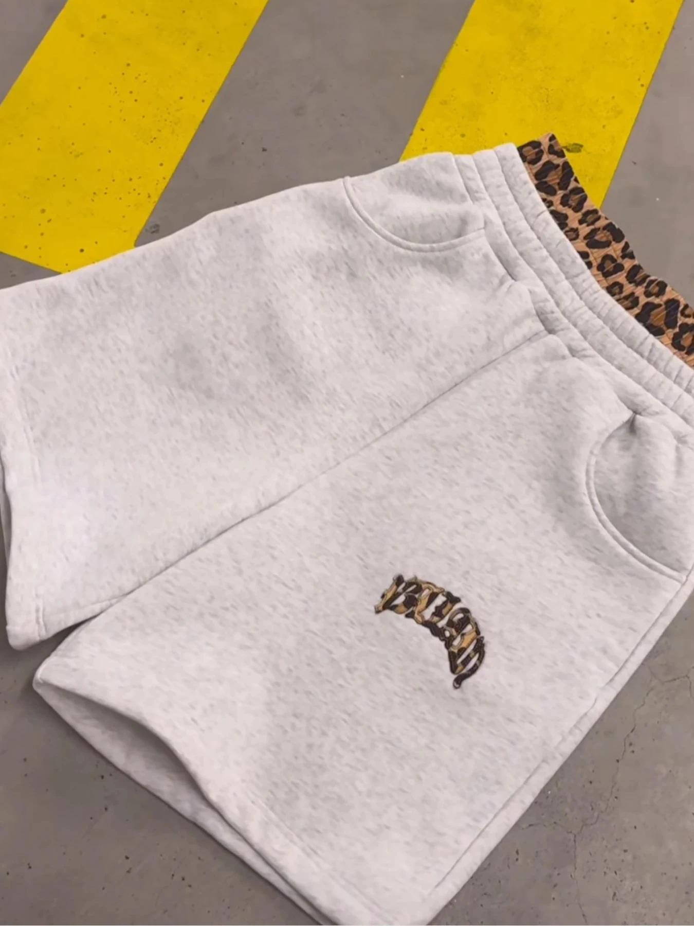 2025 new trendy high-quality cross-border leopard print casual sports men's and women's hooded sweatshirt pants thumbnail 6
