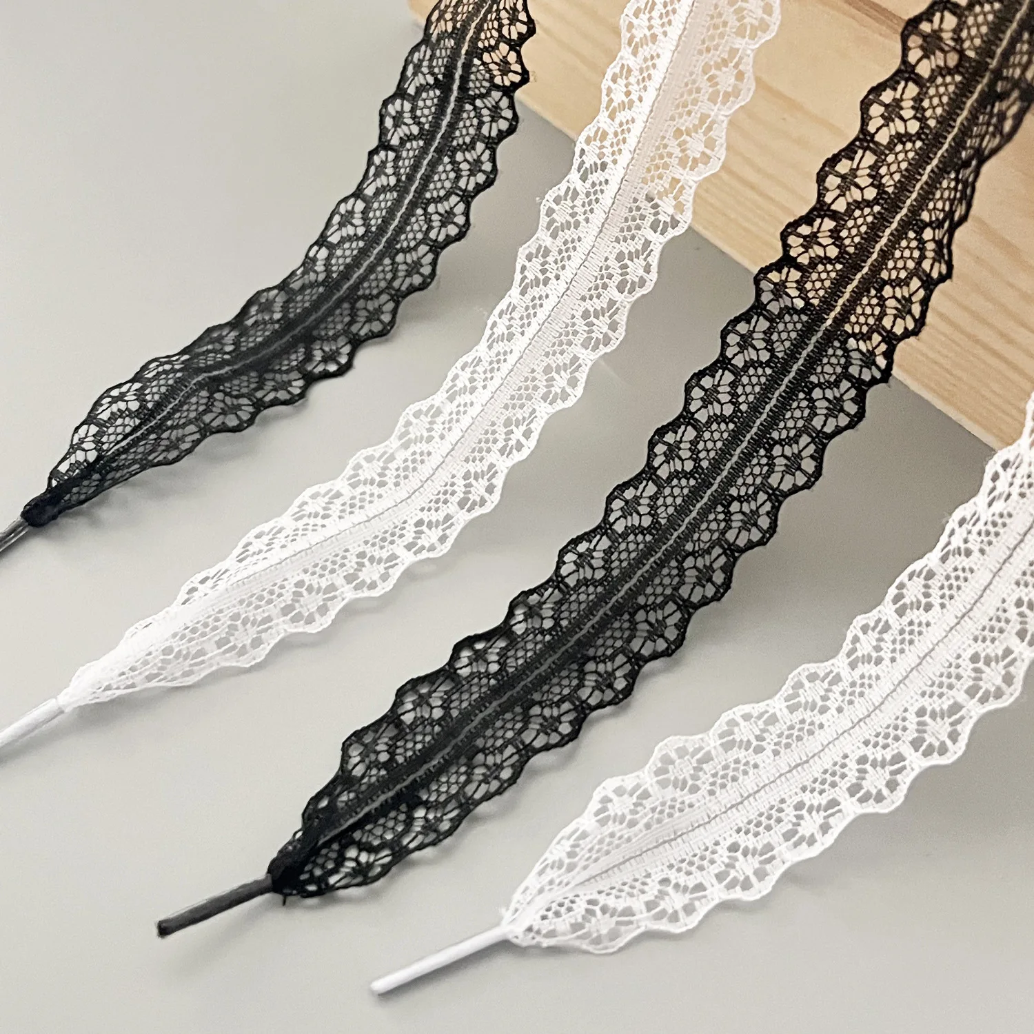 1Pair Fancy Lace Shoelaces for Women Casual Shoes Width Flat Shoelace for Sneakers Black White Shoe Laces Accessorices thumbnail 2