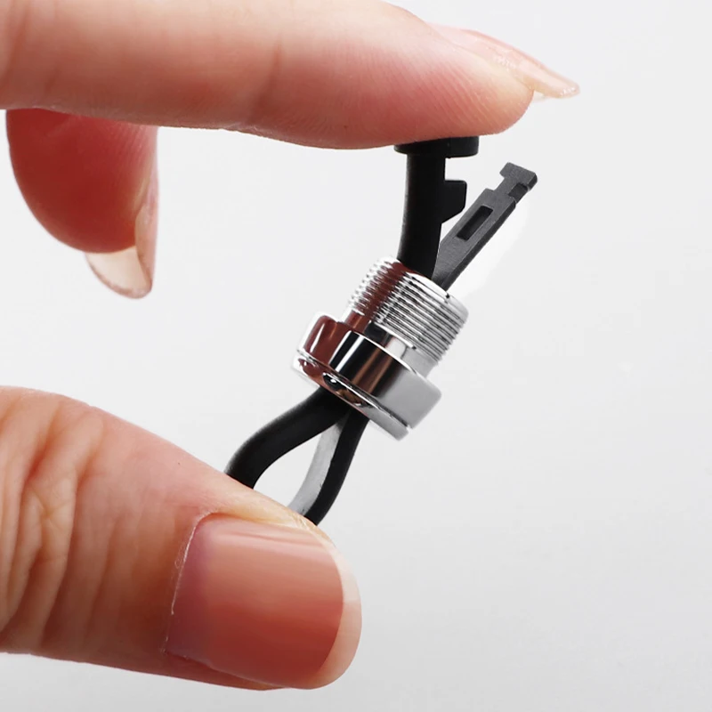 New Car Keychain Men's High-end Car Lanyard Simple Women's Keychain Anti Loss Car Supplies thumbnail 4