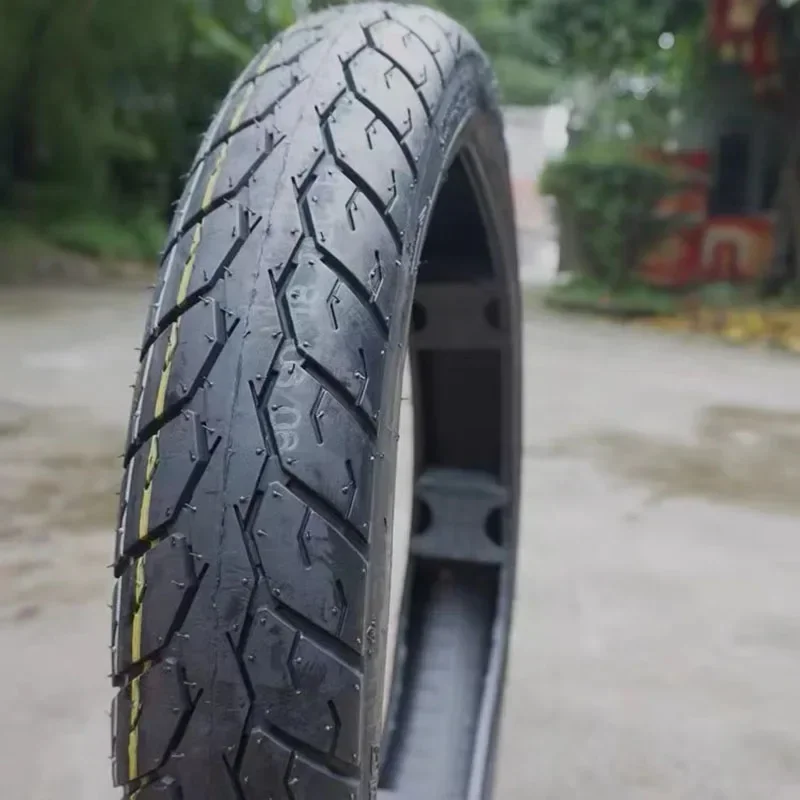 Hot sale 90/90-18 off-road vehicle Motorcycle vacuum tire 6-layer high-speed non-slip rear tire thumbnail 3