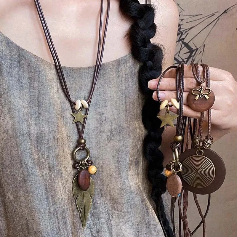 New Chinese Style Feather Leaf Pendant Necklace Vintage Ethnic Double Layered Long Wax Ropse Sweater Chain Jewelry Gift