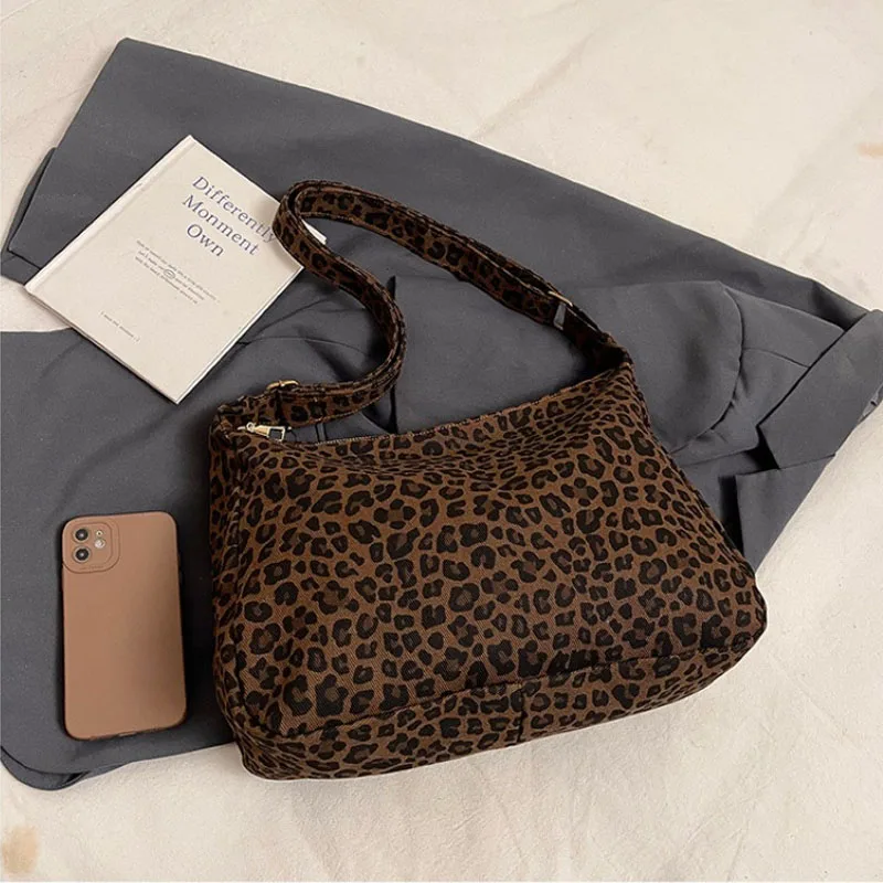Trendy Casual Soft Textile Women's Shoulder Bag Large Capacity Leopard Print Female Retro Crossbody Bag For Commute Outings thumbnail 5