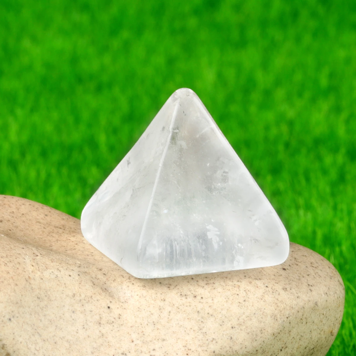2pcs Natural Semi-Precious Stone White Crystal Pyramid Delicate Small Pendant Loose Bead Jewelry Make DIY Necklace Bracelet