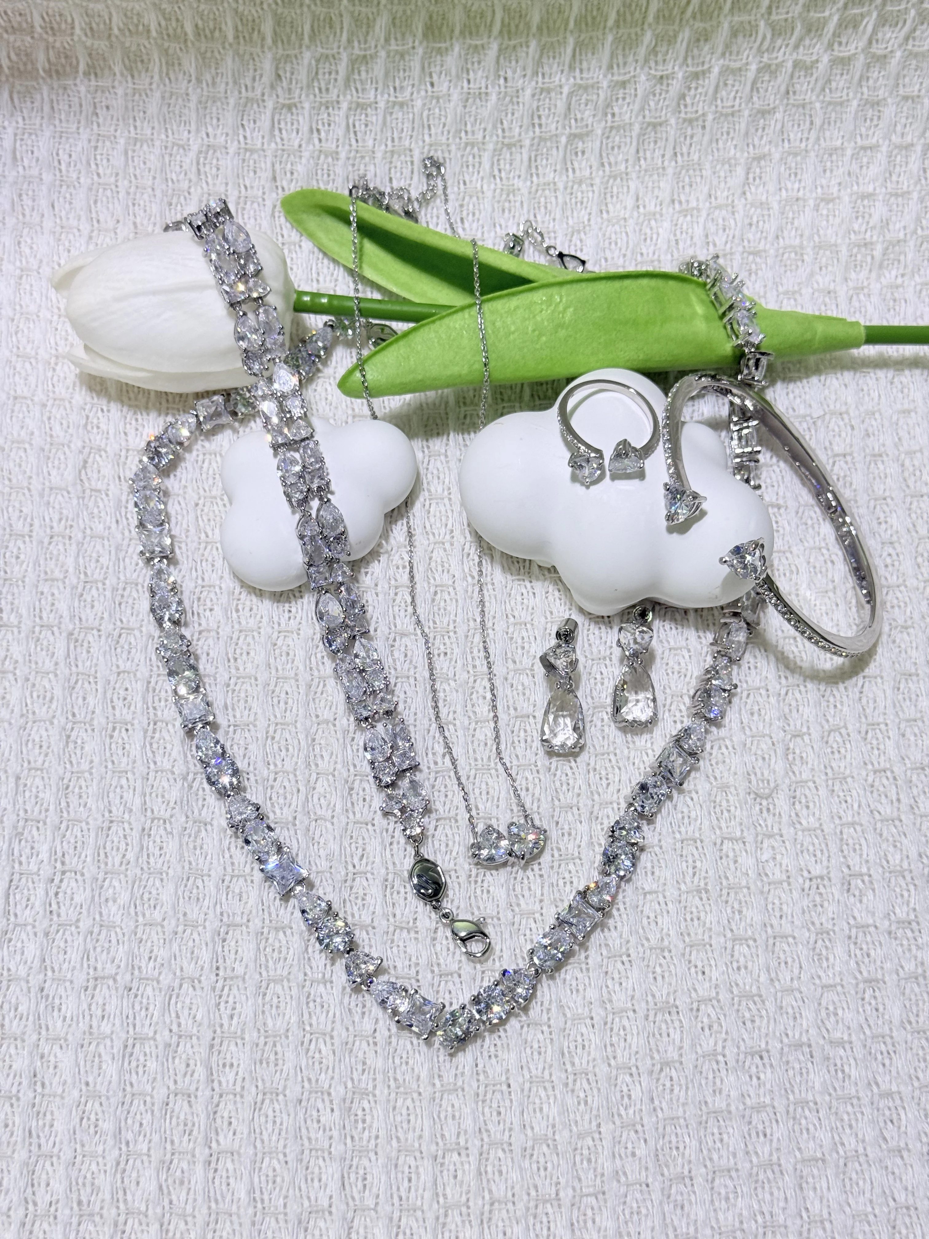 2026 High Quality Fine Anniversary Jewelry Sets Charm White Geometric Crystal Fashion Necklaces Earrings Romantic Gift for Women thumbnail 2