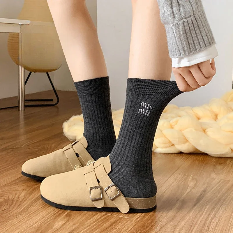 Calcetines Divertidos 2025 Women's Ins Trend White Socks - Cotton Sweat-Absorbent Embroidery Mid Socks, Solid Color Pile Japanes thumbnail 2