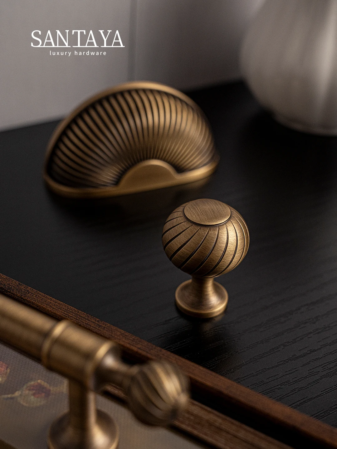 Santaya Brushed Antique Brass Handles Luxury Kitchen Cabinet Pull Wardrobe Dresser Drawer Knob Shell Handle Furniture Hardware thumbnail 3