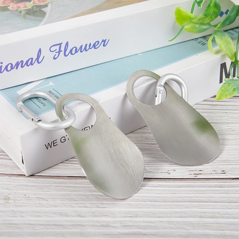 1Pcs Spoon Shoehorn With Carabiner Professional Shoehorn 7.5cm Stainless Steel Metal Shoe Horn Shoes Lifter Tools thumbnail 3