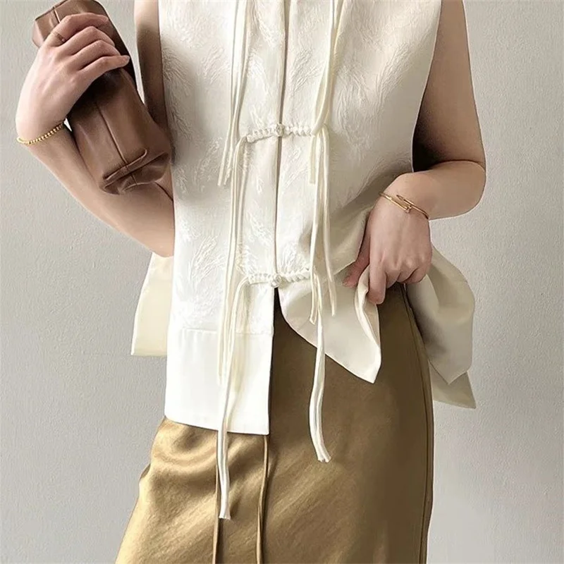 Chinese New Plate Button Vest Jacket 2025 Spring New Jacquard Stand Collar Sleeveless Waistcoat Retro Women Cheongsam Tops thumbnail 5