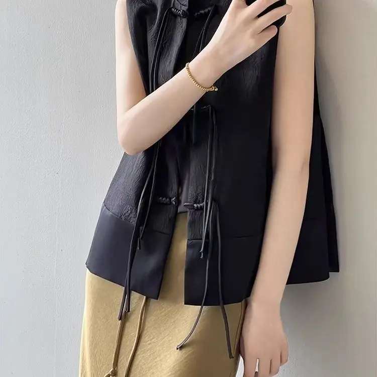 Chinese New Plate Button Vest Jacket 2025 Spring New Jacquard Stand Collar Sleeveless Waistcoat Retro Women Cheongsam Tops thumbnail 6
