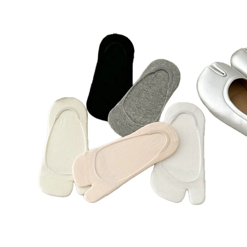 Women Two Finger Socks Summer Thin Non-slip Invisible Low Cut Boat Sock Solid Breathable Cotton Tabi Socks Comfortable thumbnail 4