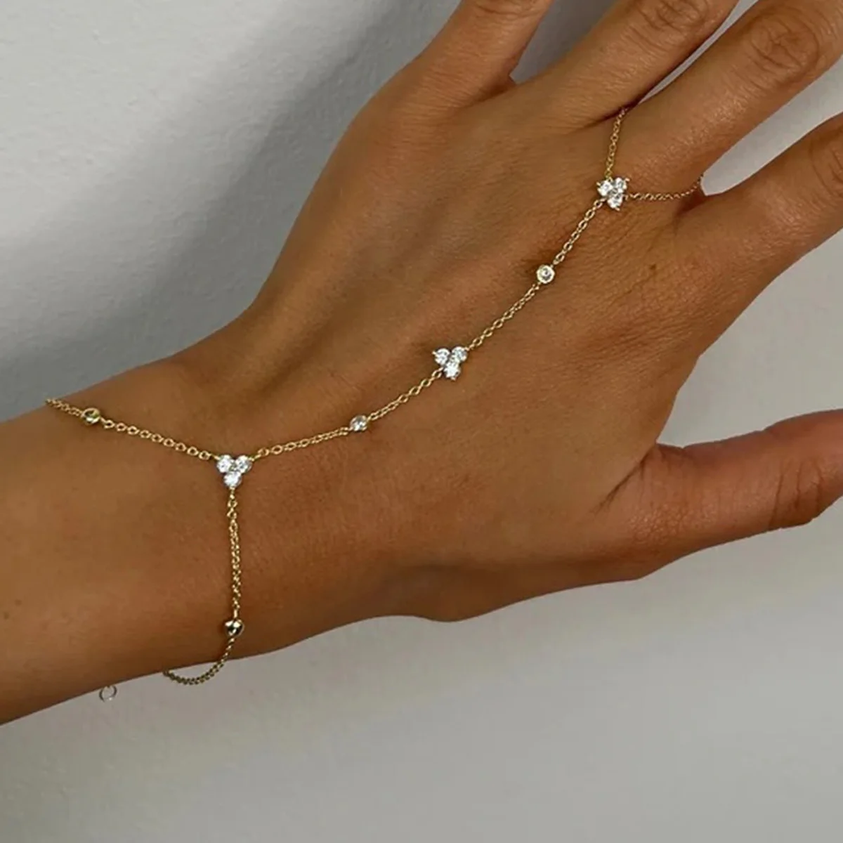 2025 Summer New Rhinestone Flower Bracelet Geometric Crystal Metal Bracelet for Women Beach Party Jewelry Accessories thumbnail 2