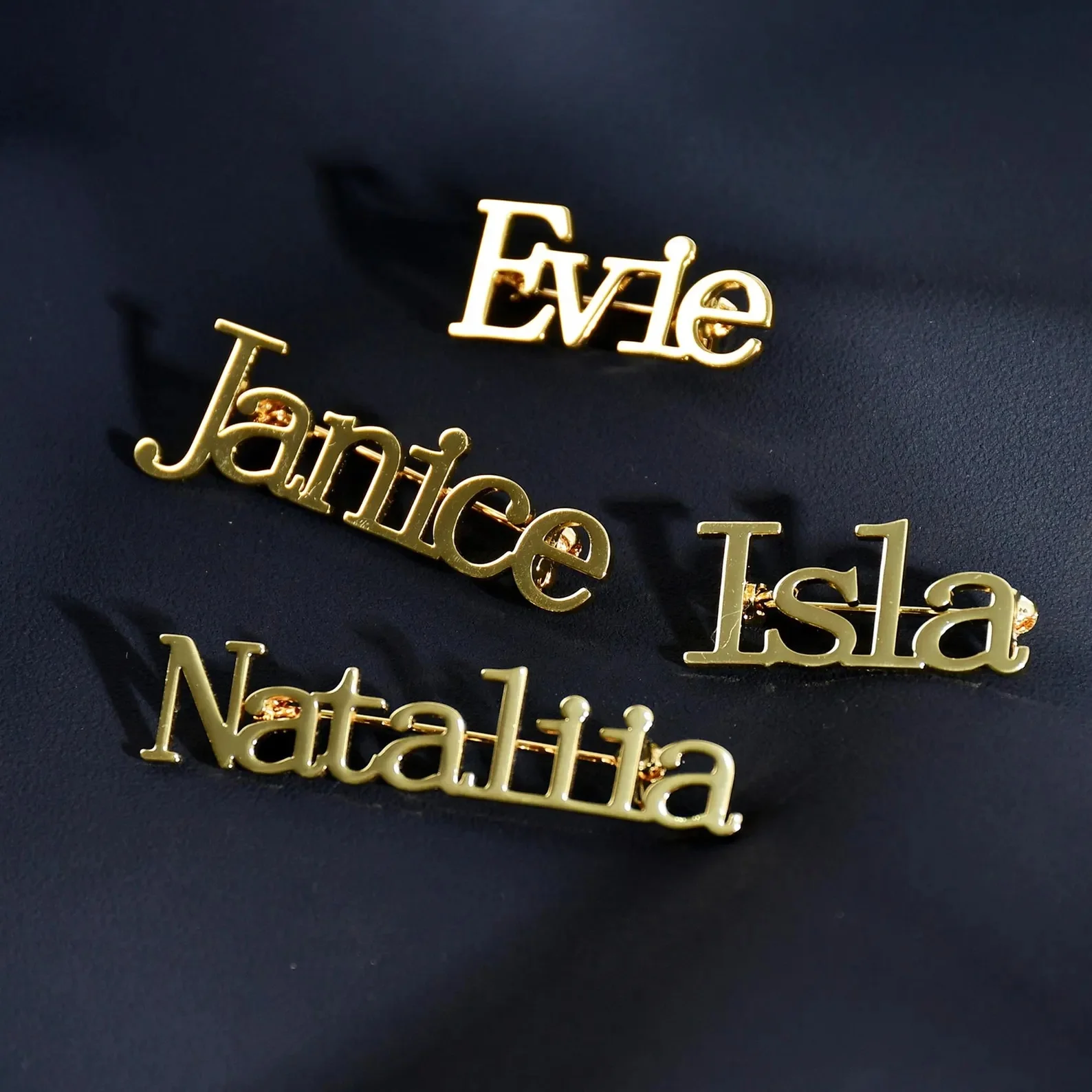 Amaxer Name Brooch Pin Personalized Custom Made Design Name Tag Pins with Monogram Letters for Women Badge Banquet Accessories thumbnail 2