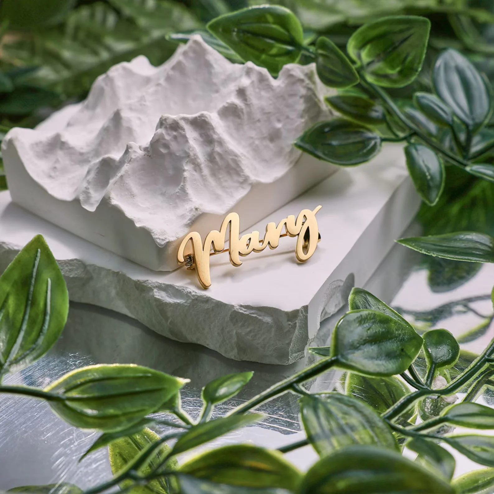 Amaxer Name Brooch Pin Personalized Custom Made Design Name Tag Pins with Monogram Letters for Women Badge Banquet Accessories thumbnail 3