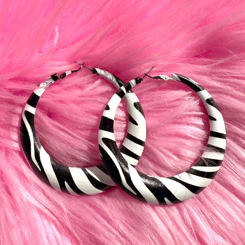 Y2K Jewelry Zebra Striped Geometric Earrings for Women Fashion Cool Punk Sexy Earrings Charm Vintage Accessories Gothic Earrings thumbnail 3