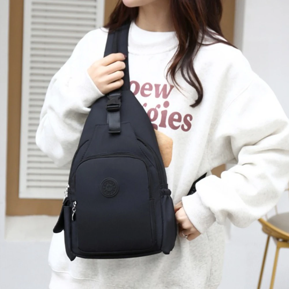 Korean Version of Nylon Fabric Fashion Trend Simple Casual Women Chest Bag with Large Capacity Multi-Functional Backpack 핸드백 thumbnail 4