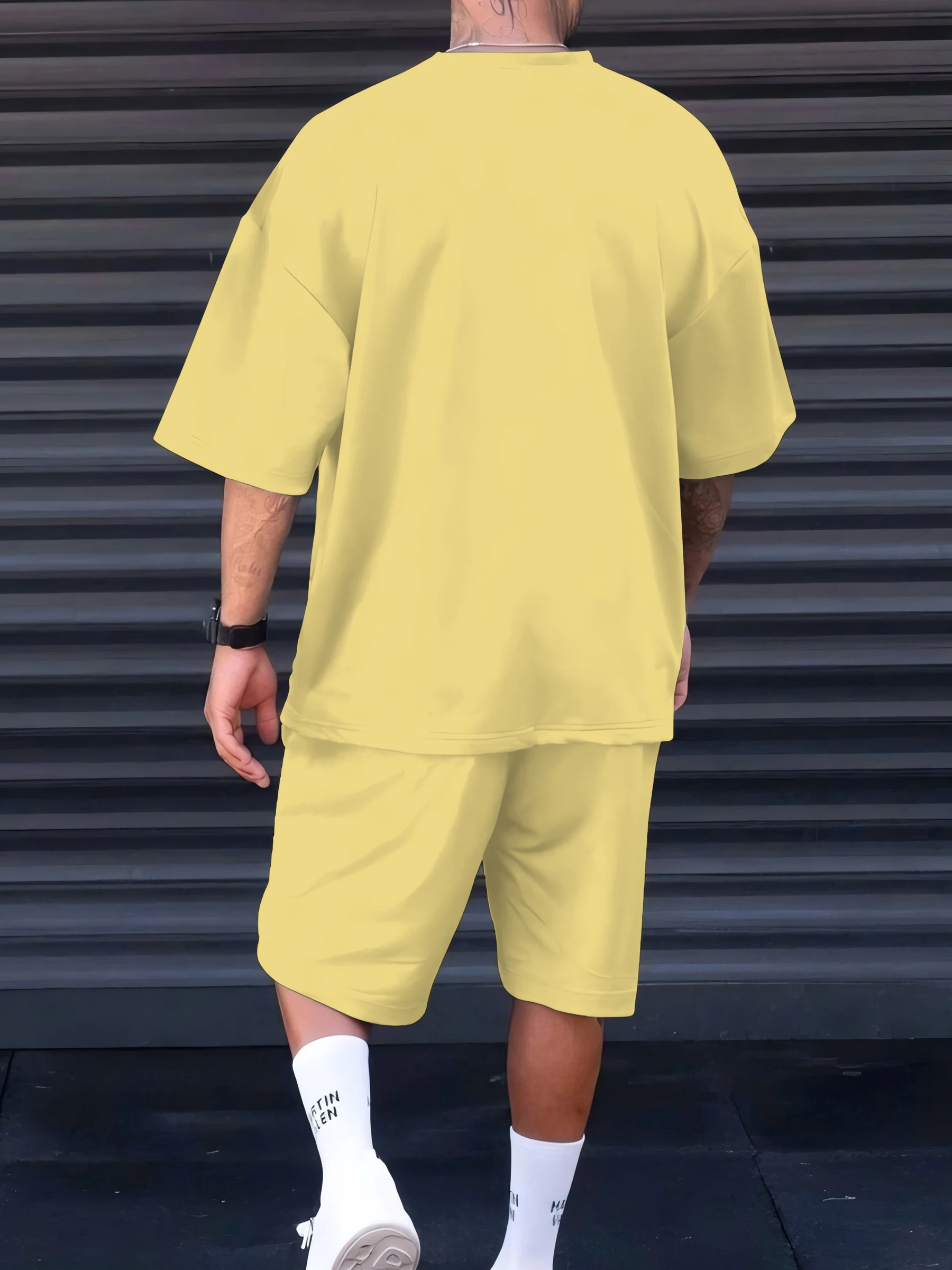 The 2025 summer new men's suit features an interesting cartoon duck print casual and fashionable polyester men's wear thumbnail 3