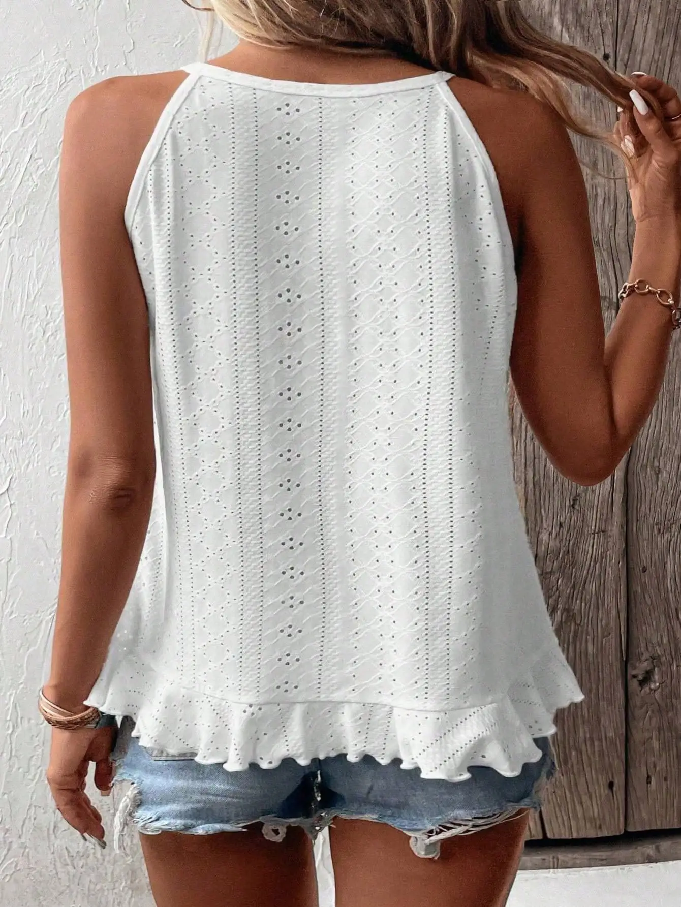 Plus Size Solid Color Hollow Out Embroidery Casual Asymmetrical Hem Tank Top thumbnail 3