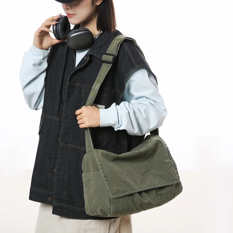 Men'S Minimalist Large Capacity Messenger Bag, Casual Shoulder Bag, Suitable for Vacation, Outdoor Activities, Daily Commuting thumbnail 2