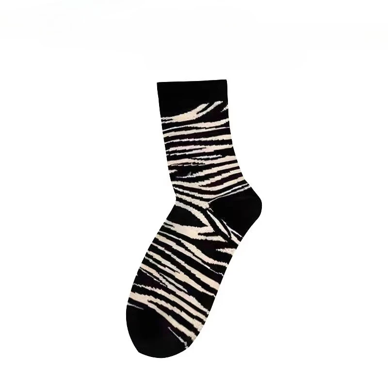 5 Pairs Women Cute Little Bear Mid Calf Socks Fashionable And Versatile Floral Prints Breathable Soft Comfortable Casual Socks thumbnail 3