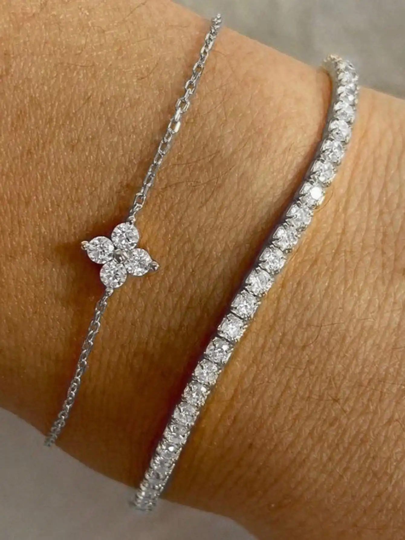2pcs Simple Cubic Zirconia Flower Water Chain Women's Bracelet Set Daily Office Jewelry thumbnail 2