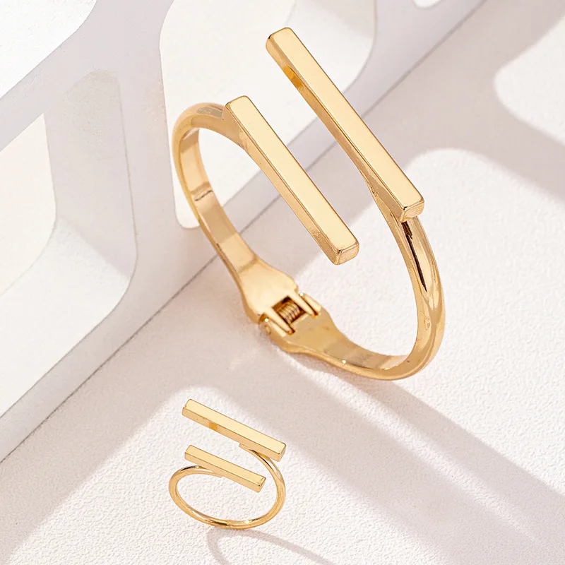 2pcs New Fashion Simple Design Geometric Open Bracelet Ring Set, Women's Personalized Trend Holiday Party Accessories Gifts thumbnail 2