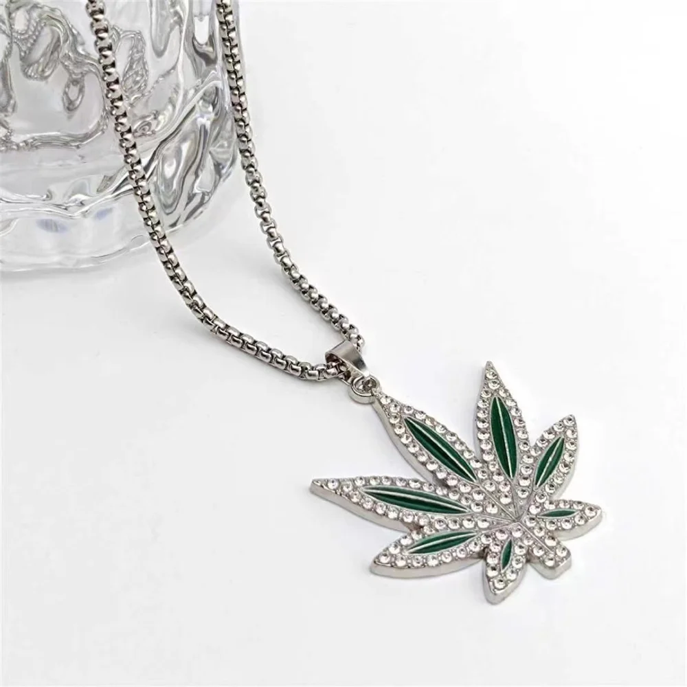 Personalized Punk Hip-hop Jewelry Necklace With Oil Inlaid Diamond Alloy Maple Leaf Pendant And Accessory Material thumbnail 2