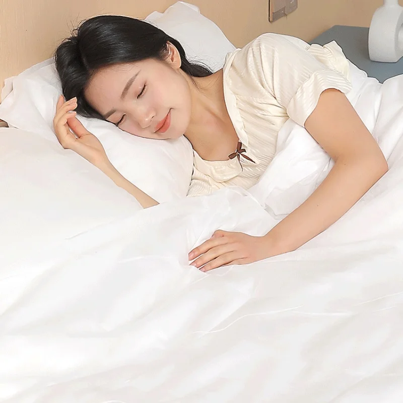 4pcs Set - Double - Disposable Bedding, Including Duvet Cover, Sheets, And Pillowcases*2 - Suitable for Travel, Hotels, Trains thumbnail 5