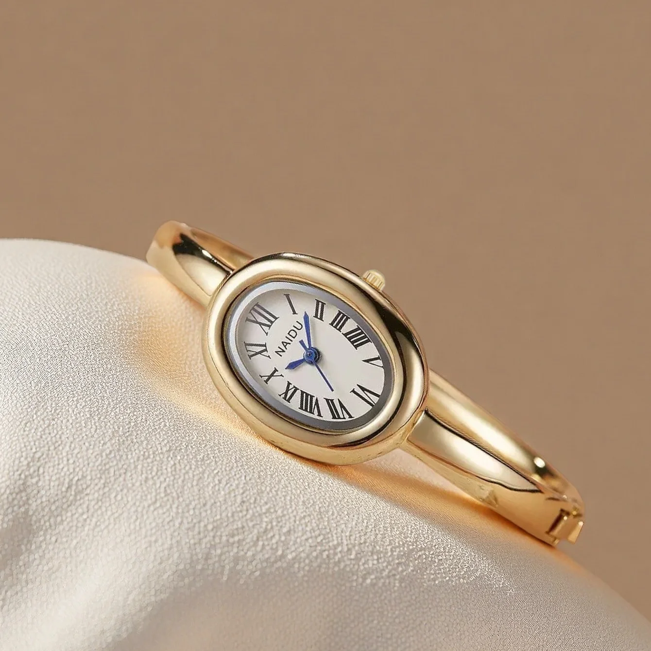 Casual, Versatile, Simple and Fashionable Roman Scale Display Women's Watch thumbnail 2