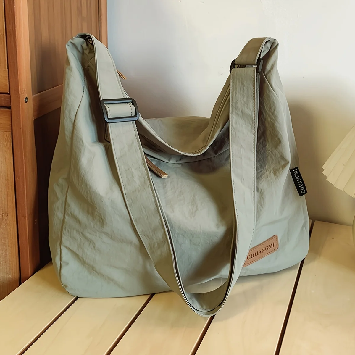 Lightweight Nylon Unisex Crossbody Bags Large Capacity Casual Sports Handbag Waterproof Shoulder Bag thumbnail 2