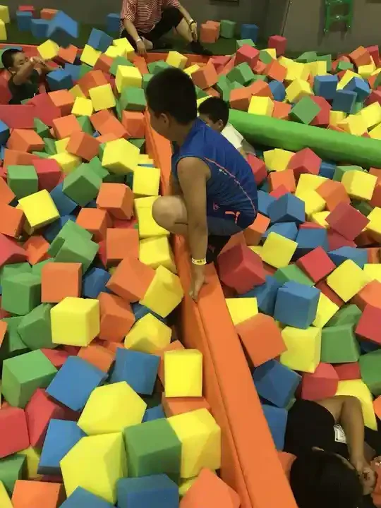 Wholesale High Density High Resilience Blocks Foam Cubes For Foam Pit For Gymnastics Trampoline Indoor Trampoline Park 20x20cm thumbnail 5