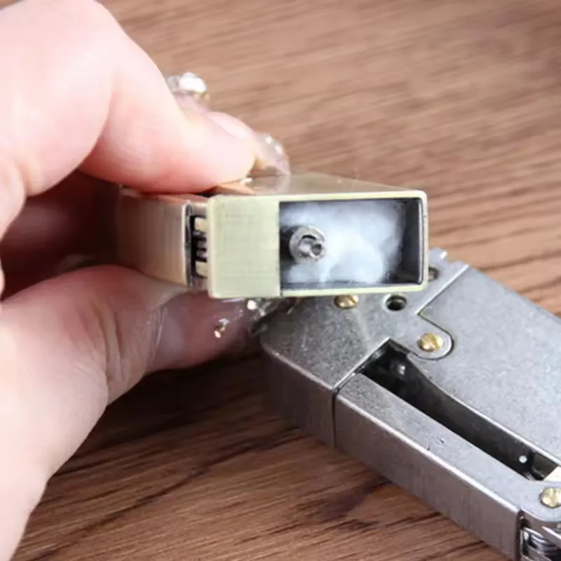 Retro style personalized side-push ignition metal lighter, oil lamp, windproof outdoor ignition tool, festive gift thumbnail 4