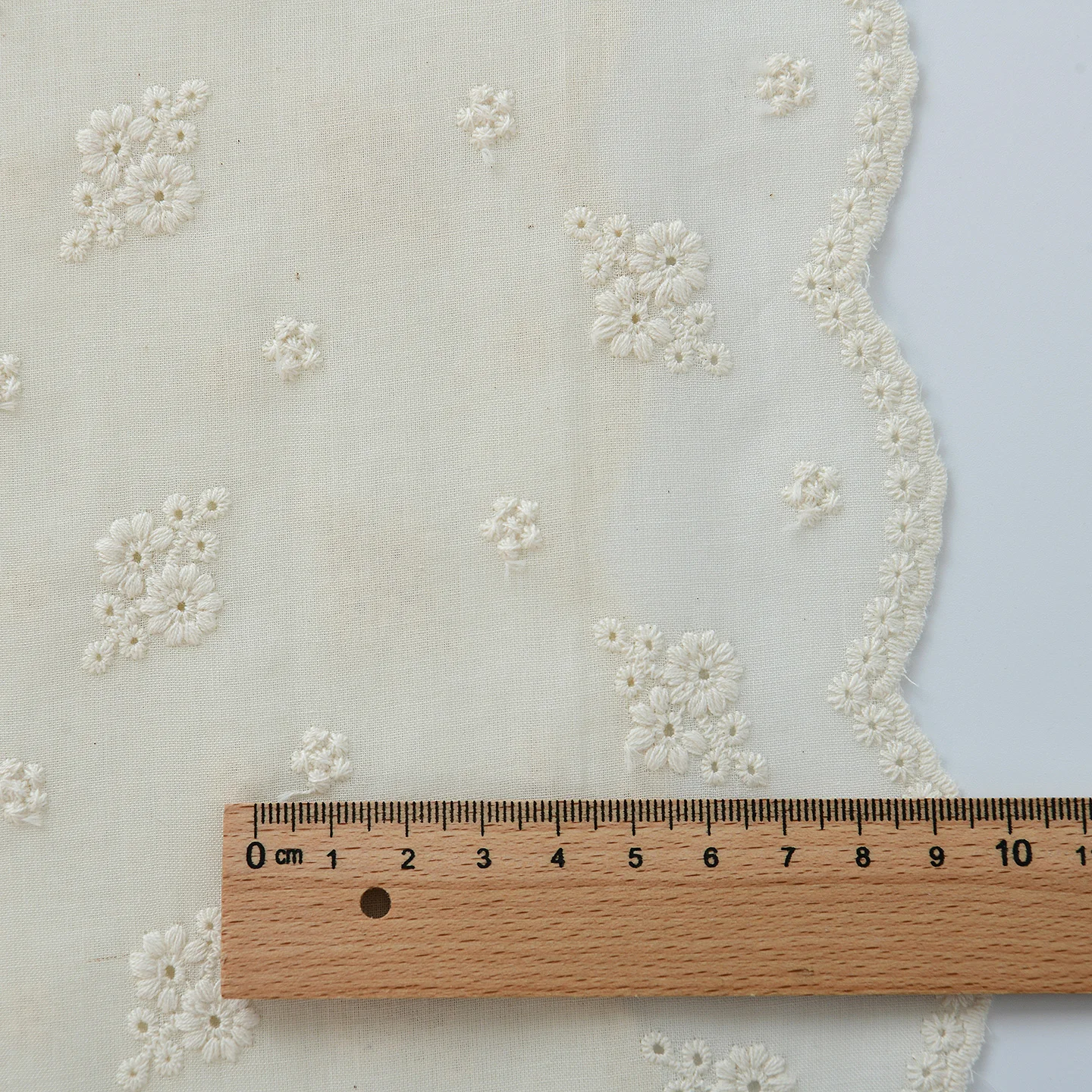 135x50cm 60s White Beige Pure Cotton Embroidered Lace Fabric Floral Embroidery Cloth for Dresses Full Width Cotton Lace Trim thumbnail 6