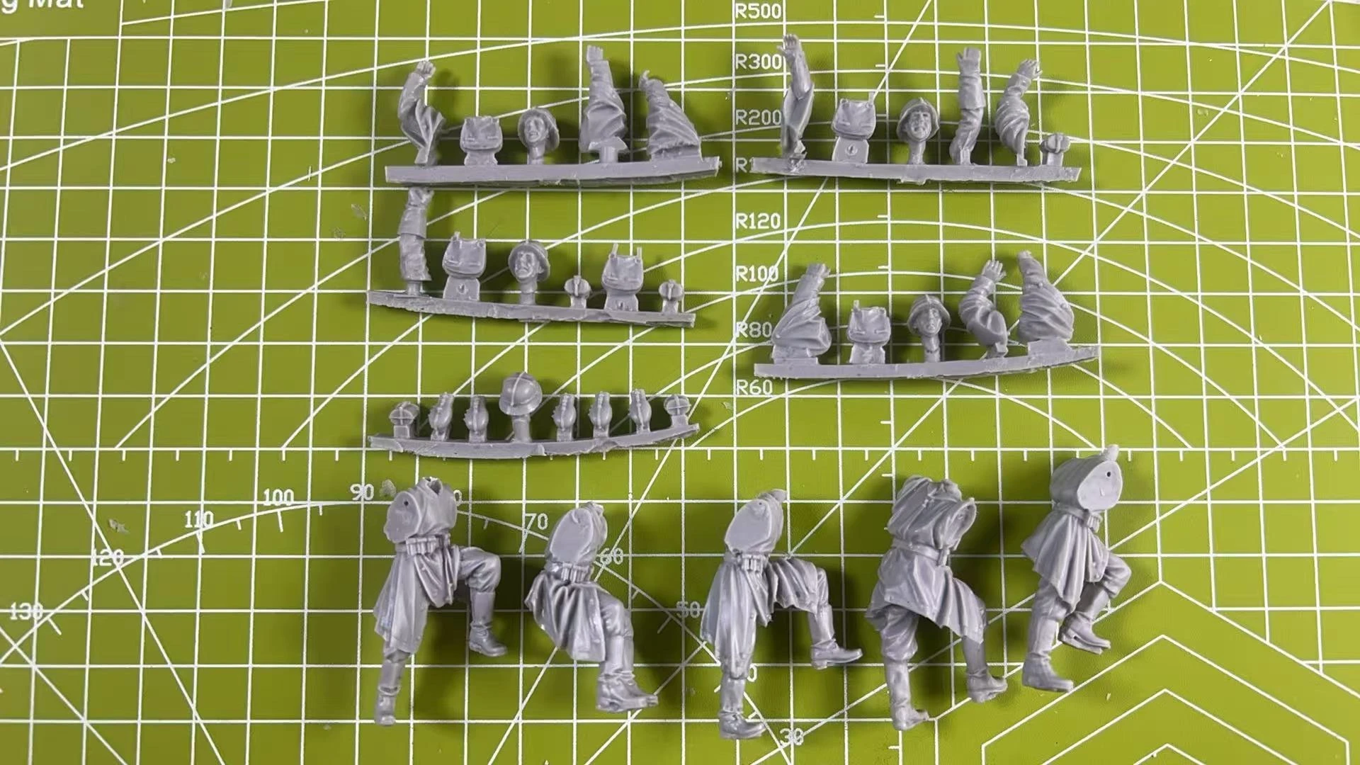 High Quality 1:35 Die-casting Resin Model Kit for 5 Soldiers Without Painting (excluding Vehicles) thumbnail 2