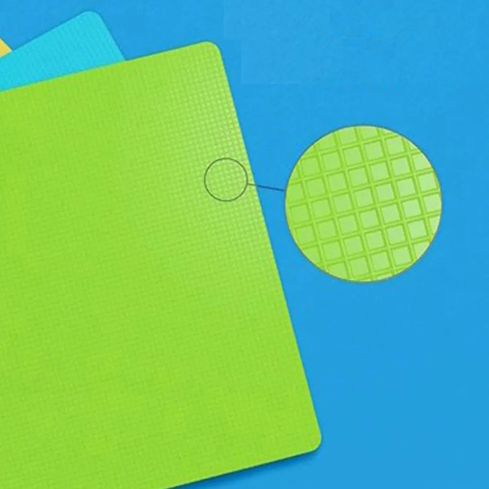 4 Pack Food-grade Flexible Plastic Sticky Cutting Board Non slip Cutting Board Easy To Clean Outdoor Portable Fruit Cutting Mat thumbnail 3