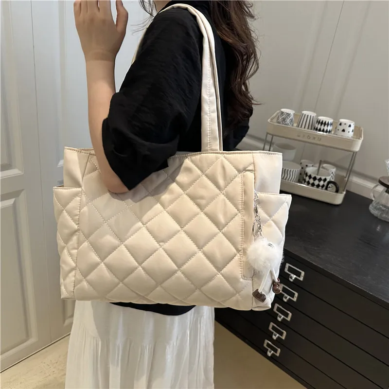 Multi Pocket Women Mailman Bag Diamond Patterned Cotton Clothing Shoulder Bag Large Capacity Tote Bag Casual Nylon Shoulder Bag thumbnail 2