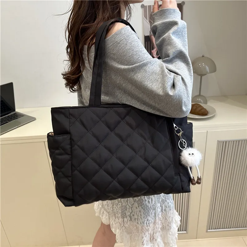 Multi Pocket Women Mailman Bag Diamond Patterned Cotton Clothing Shoulder Bag Large Capacity Tote Bag Casual Nylon Shoulder Bag thumbnail 4