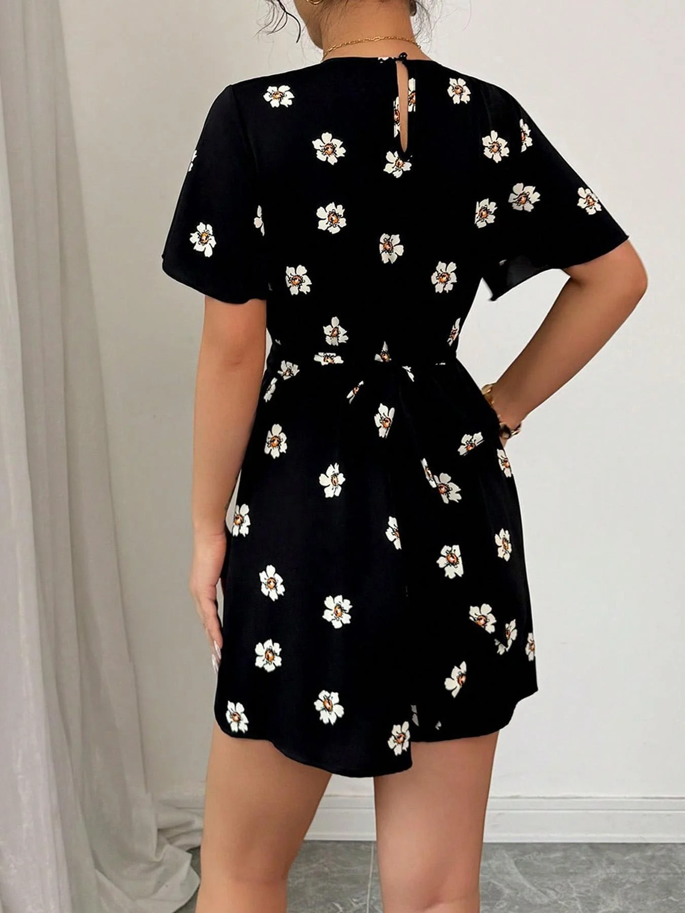 Women's Floral Print Romper, Casual Short Sleeve Romper for Summer, Fashion Women's Clothing for Daily Wear thumbnail 5