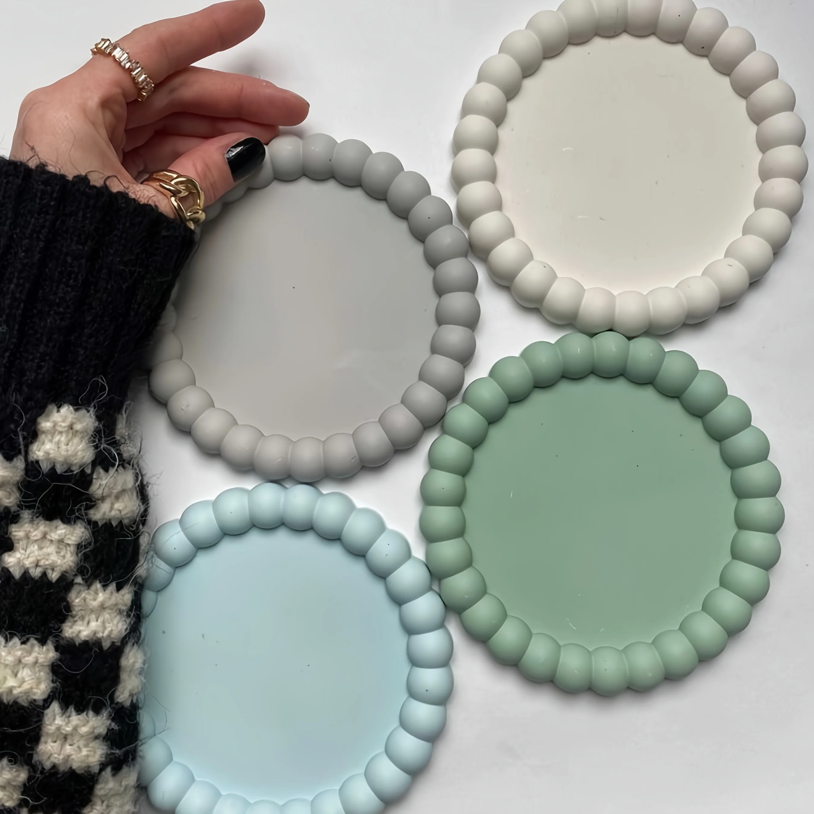 3-Piece Silicone Tray Mold Set - DIY Silicone Molds for Plaster, Cement, and Resin Casting - Creative Home Decor Crafts thumbnail 6