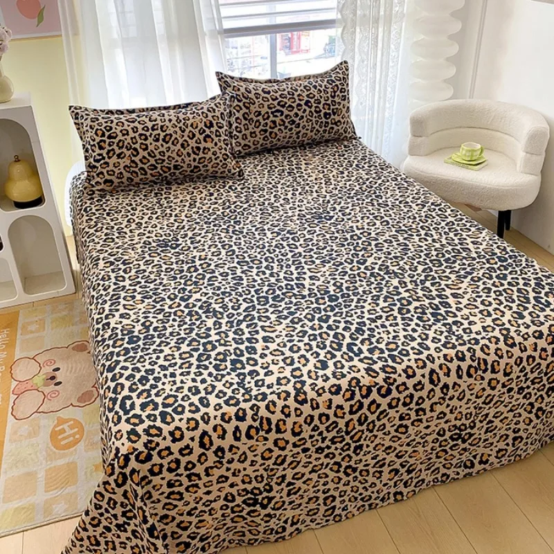 3PC Leopard Print Bed Sheet Set with Pillowcases, Wild Animal Pattern Bedding Set for Bedroom, Fashionable Home Decor